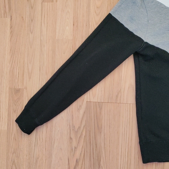 Sweater in good condition no imperfections - Picture 2 of 4